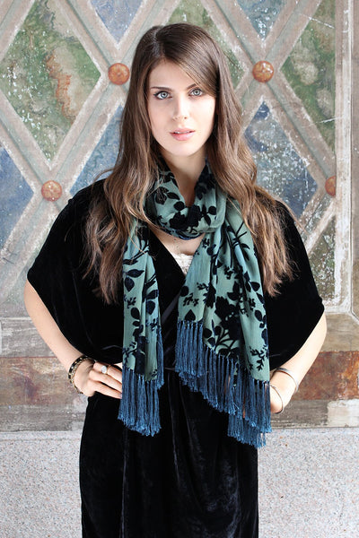 Surrender velvet shawl