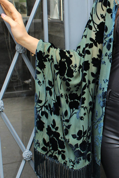 Surrender velvet shawl