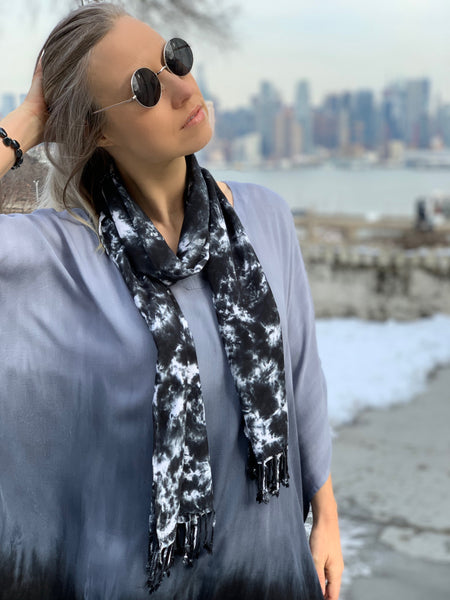 Oversized scarf (black/white)