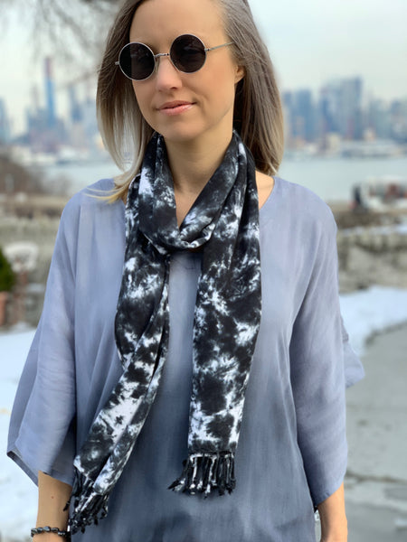 Oversized scarf (black/white)