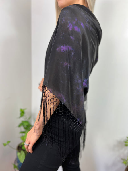 Triangular fringe shawl