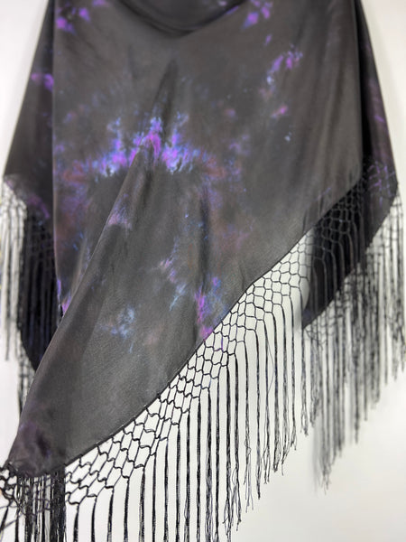 Triangular fringe shawl