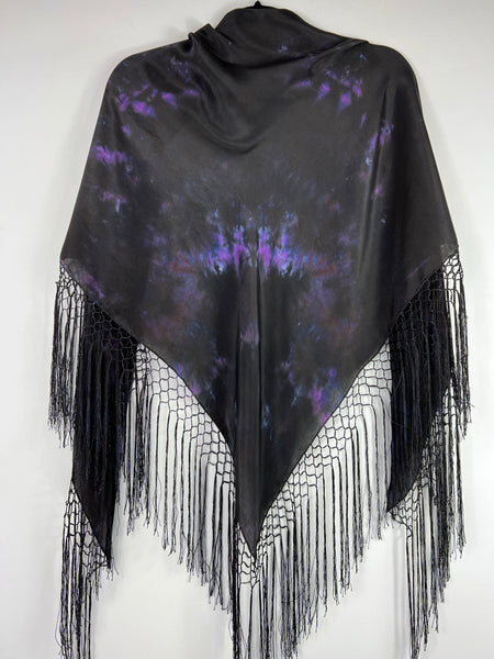 Triangular fringe shawl
