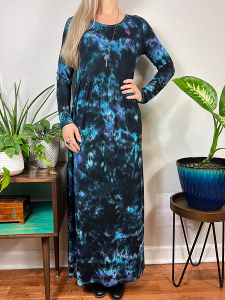 Long sleeve maxi dress w/ pockets