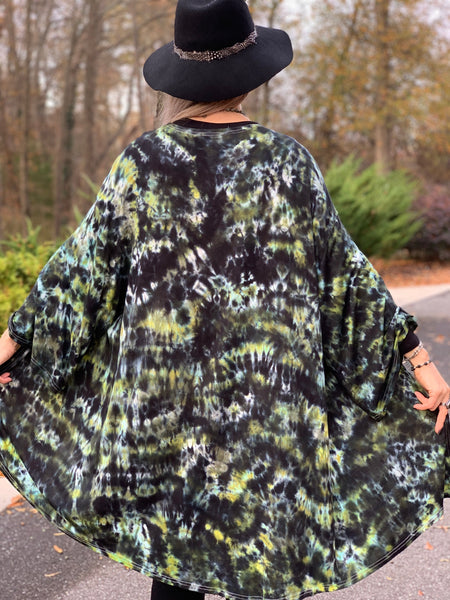 Wide sleeve duster
