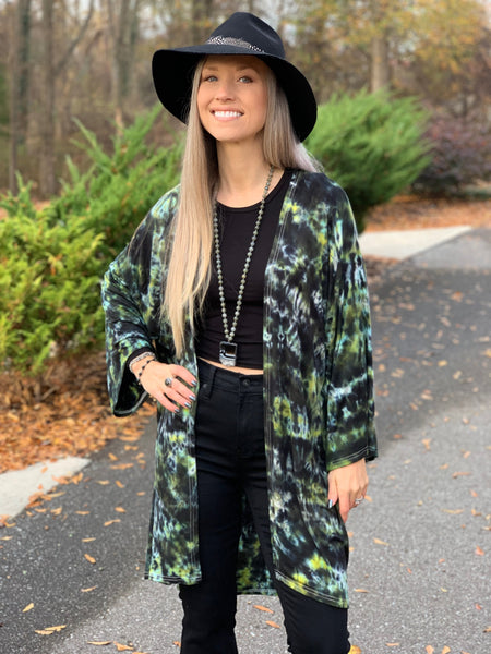 Wide sleeve duster