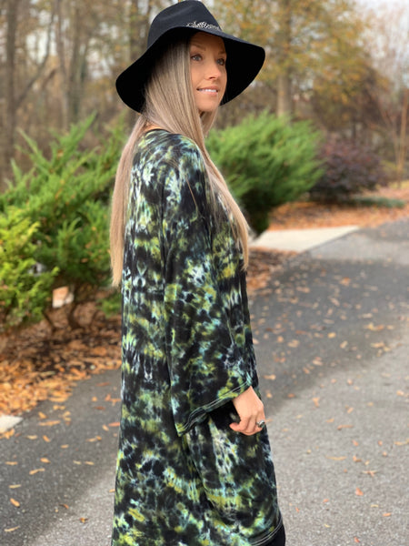 Wide sleeve duster