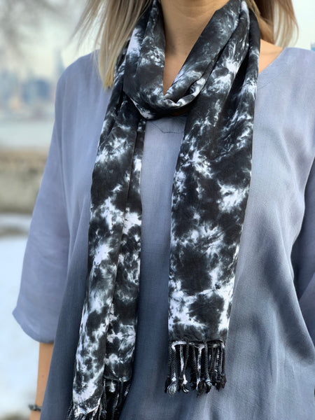 Oversized scarf (black/white)